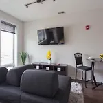 Quaint Studio W/Pool Table/Patio By Italian Market