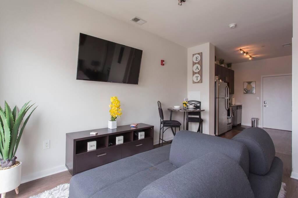 Quaint W/pool Table/patio By Italian Market Philadelphia